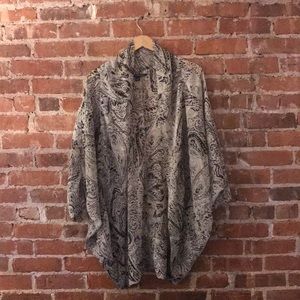 Zac and Rachel Short-Sleeve Shawl